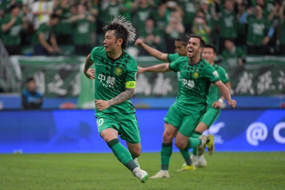 [图]武磊送点张稀哲救主 北京国安2-2战平上海海港